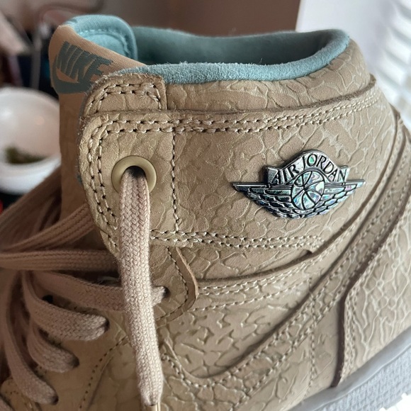 SOLD‼️ Nike Air Jordan 1 Retro High OG GG ‘Pearl’ - Picture 3 of 9